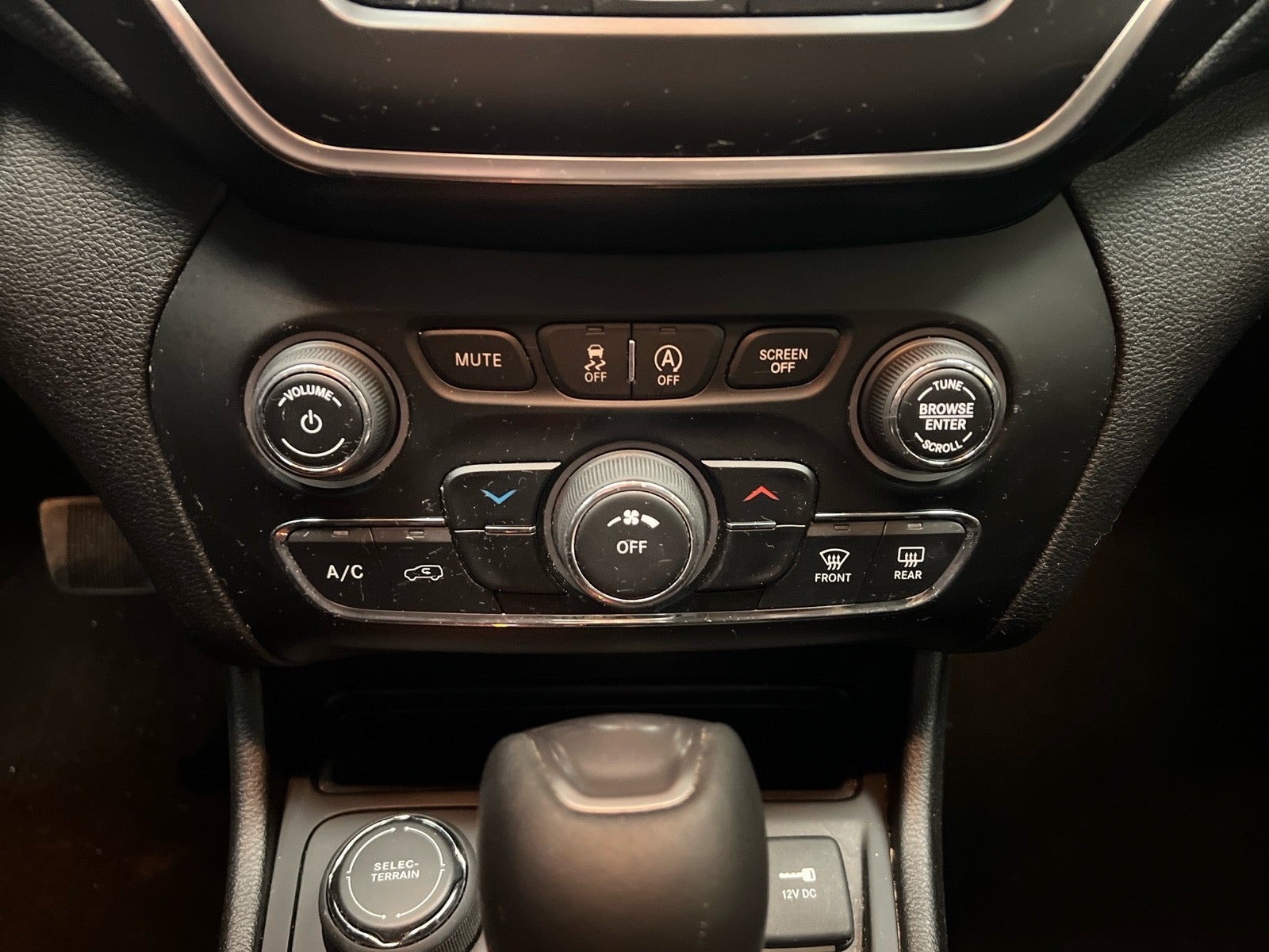 2020 Jeep Cherokee Altitude