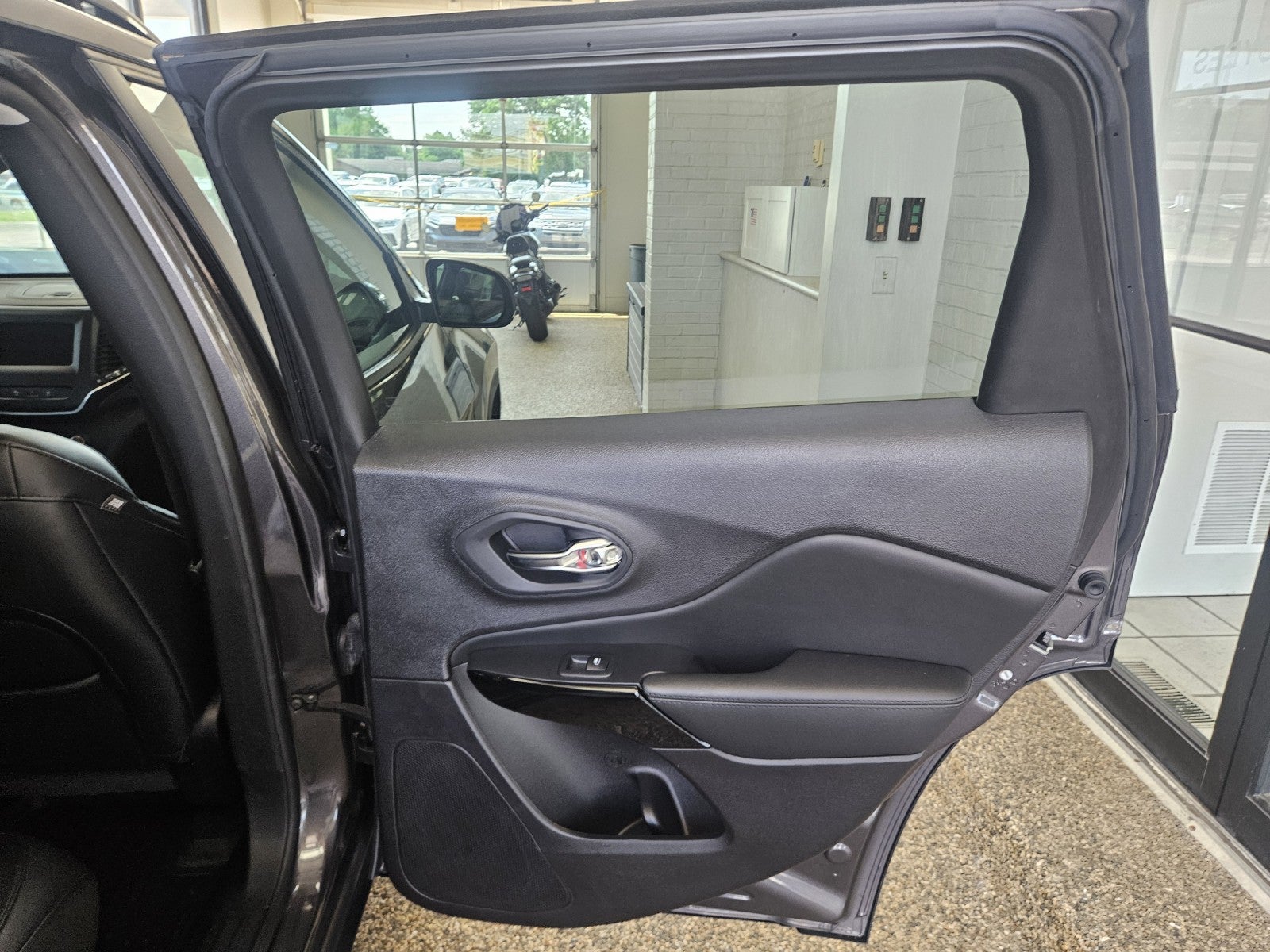 2021 Jeep Cherokee Altitude