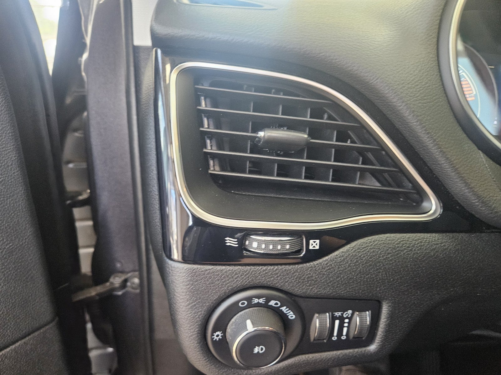 2021 Jeep Cherokee Altitude