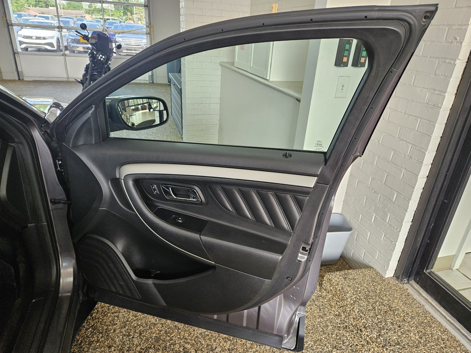 2014 Ford Taurus SEL