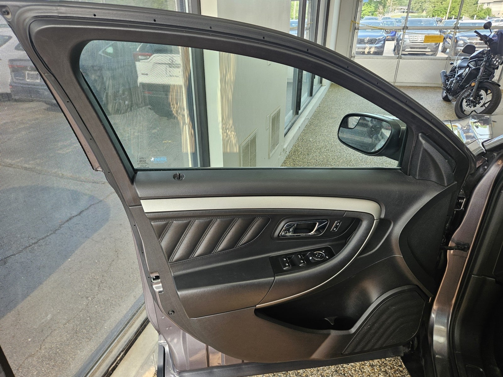 2014 Ford Taurus SEL