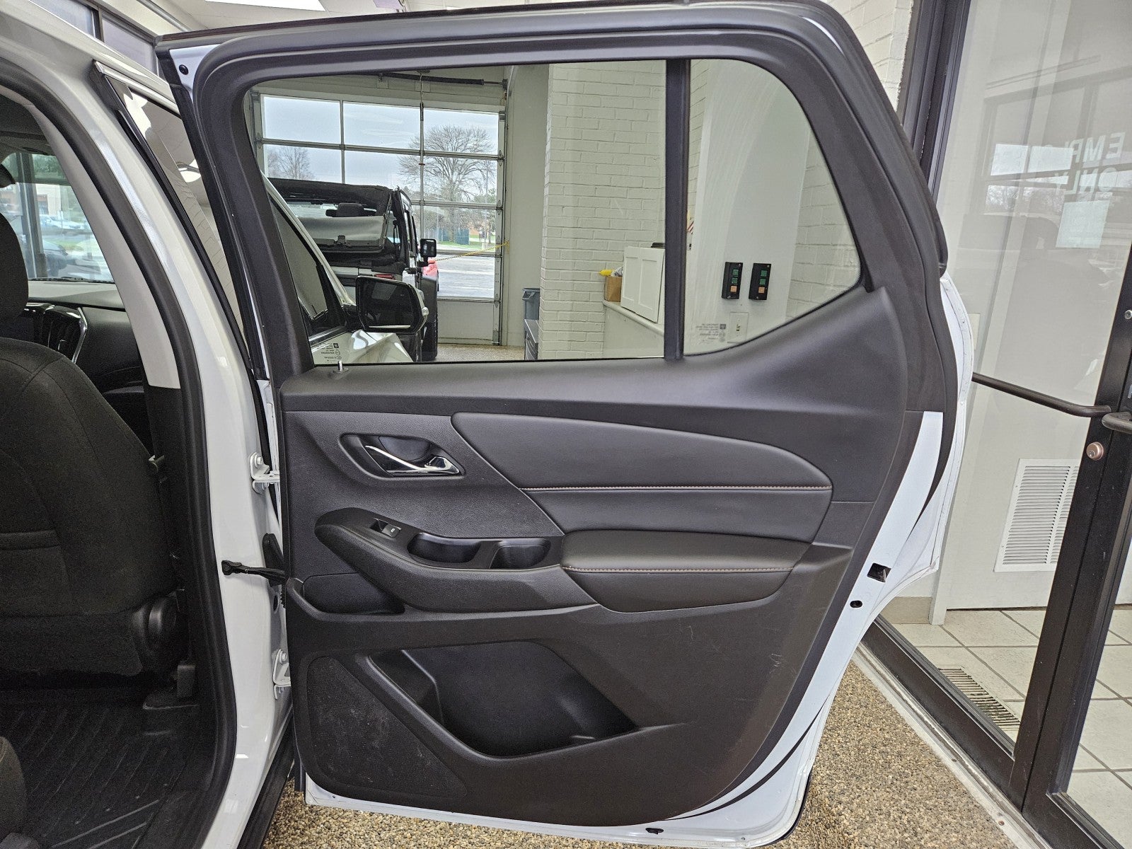2018 Chevrolet Traverse LT Cloth