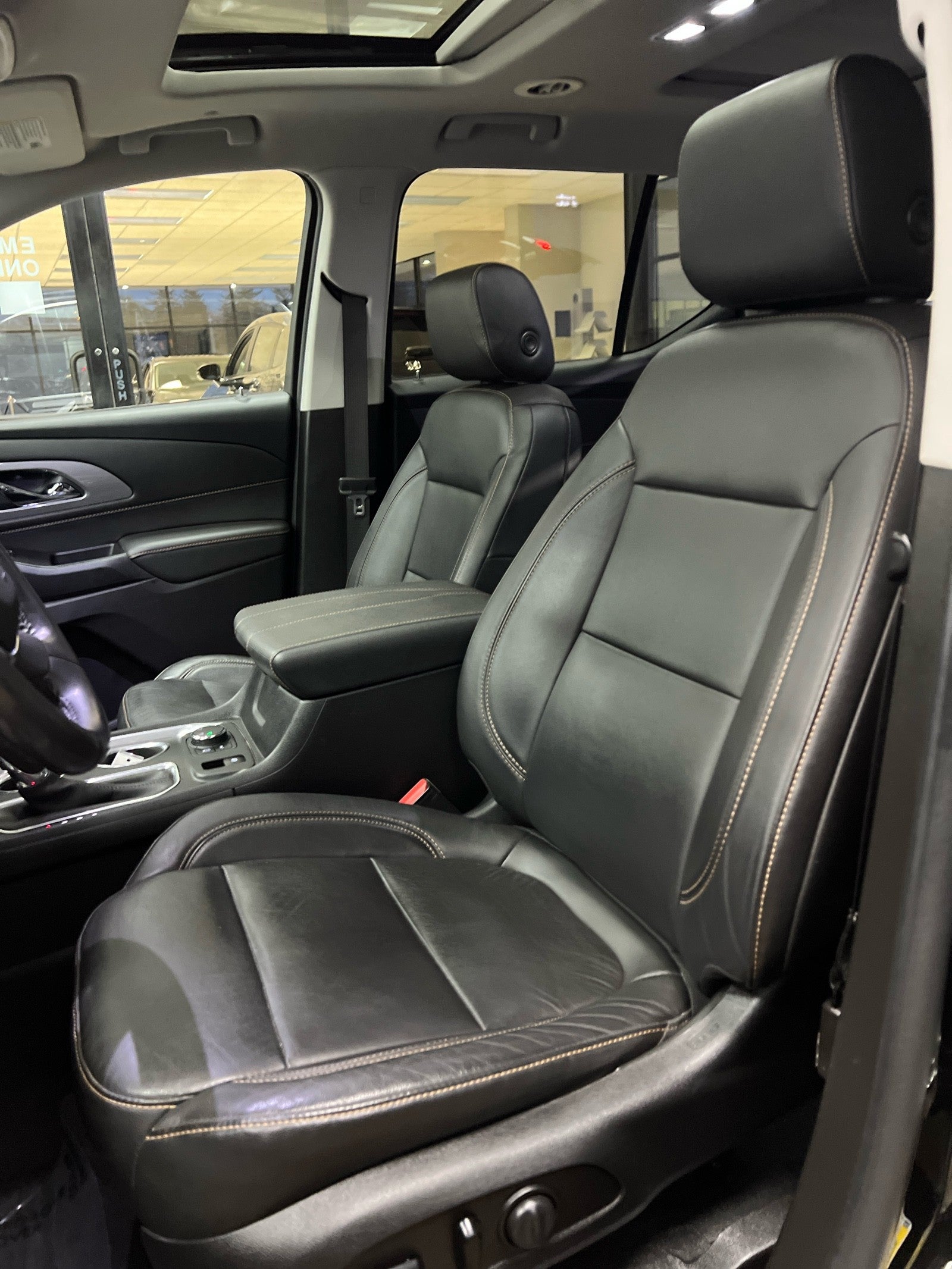 2020 Chevrolet Traverse LT Leather