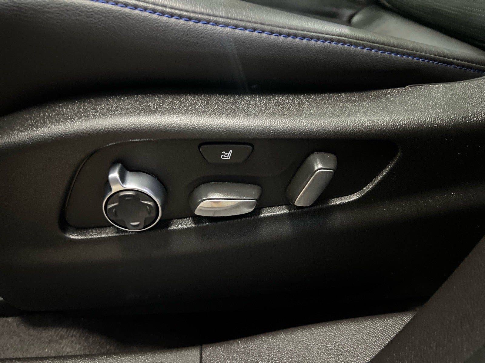 2024 Cadillac XT4 AWD Sport