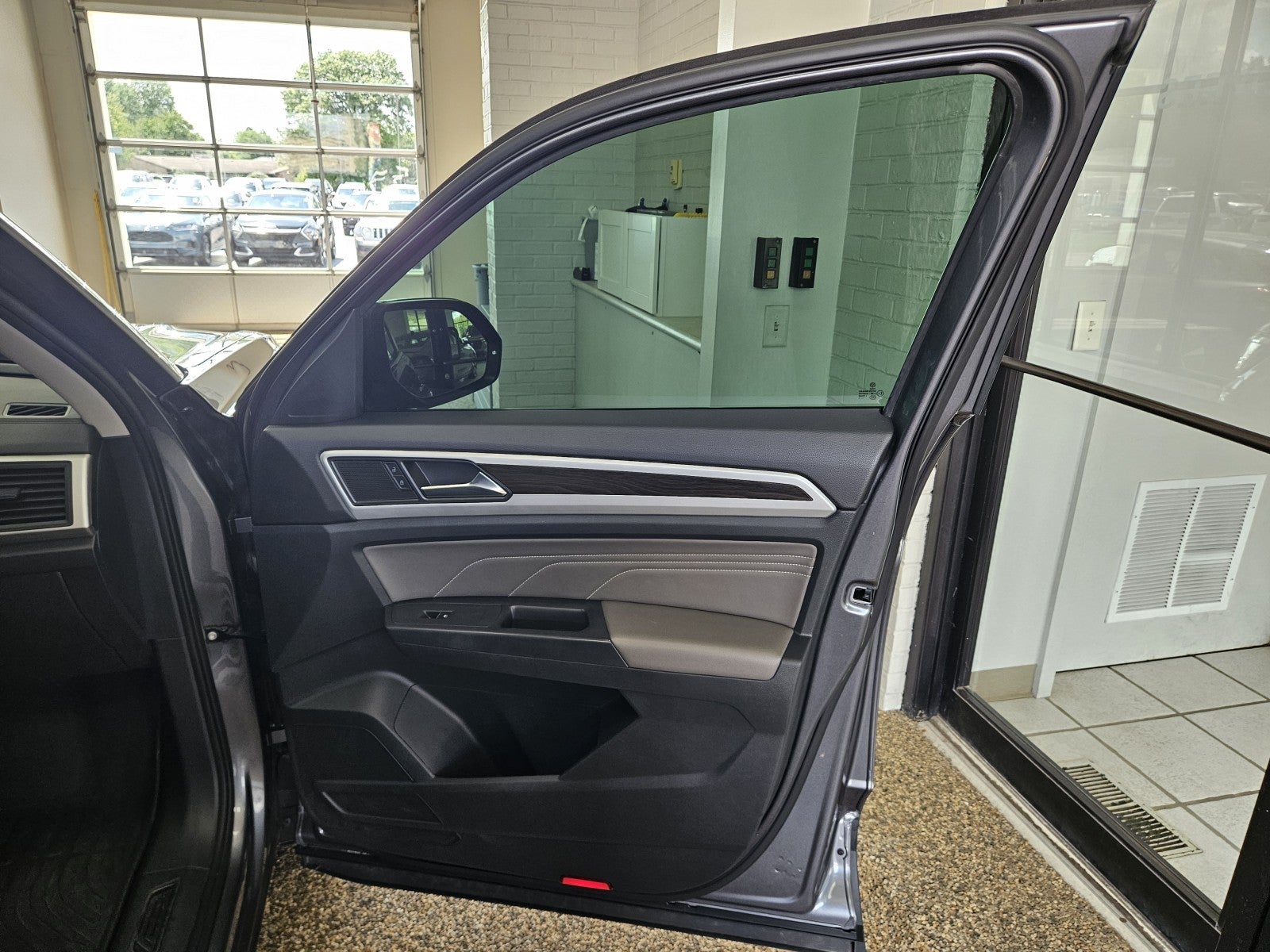 2021 Volkswagen Atlas 3.6L V6 SE w/Technology