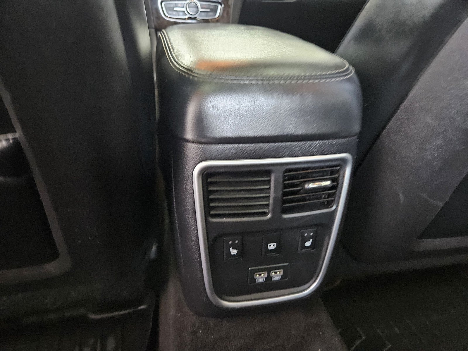 2016 Chrysler 300 300C