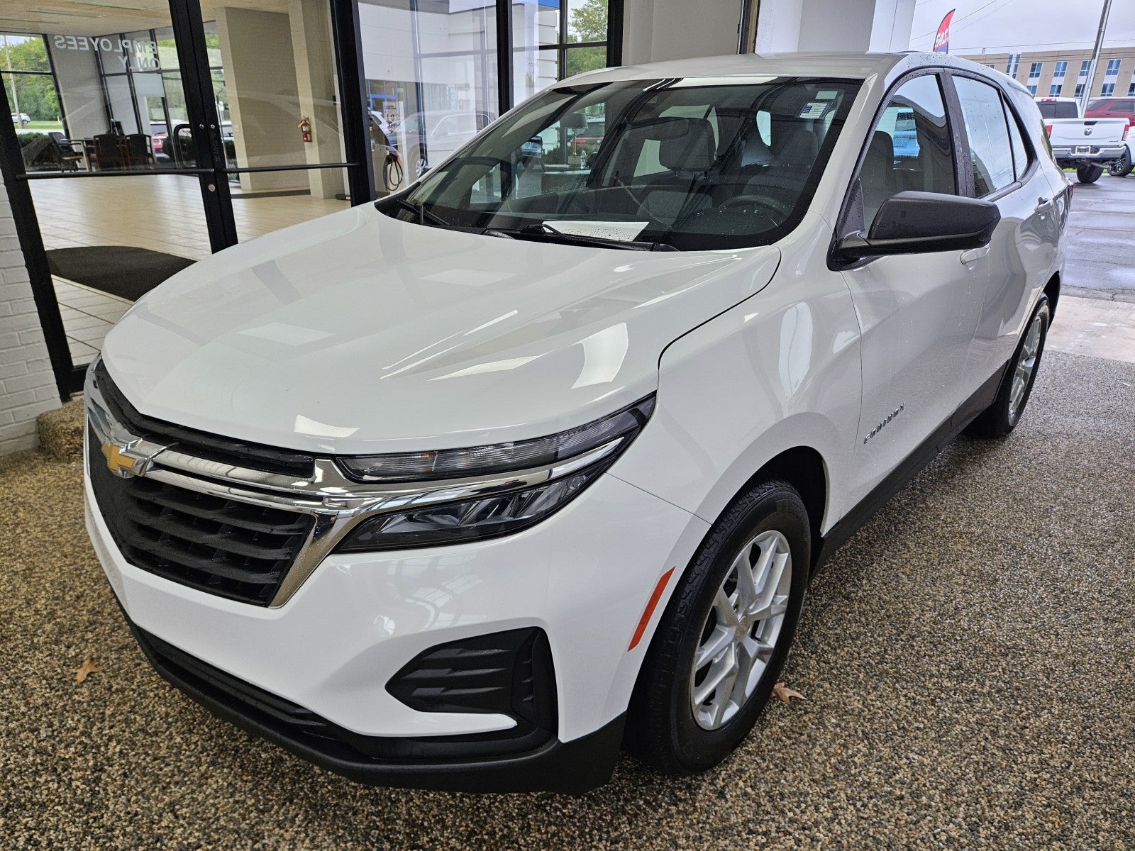 2022 Chevrolet Equinox LS