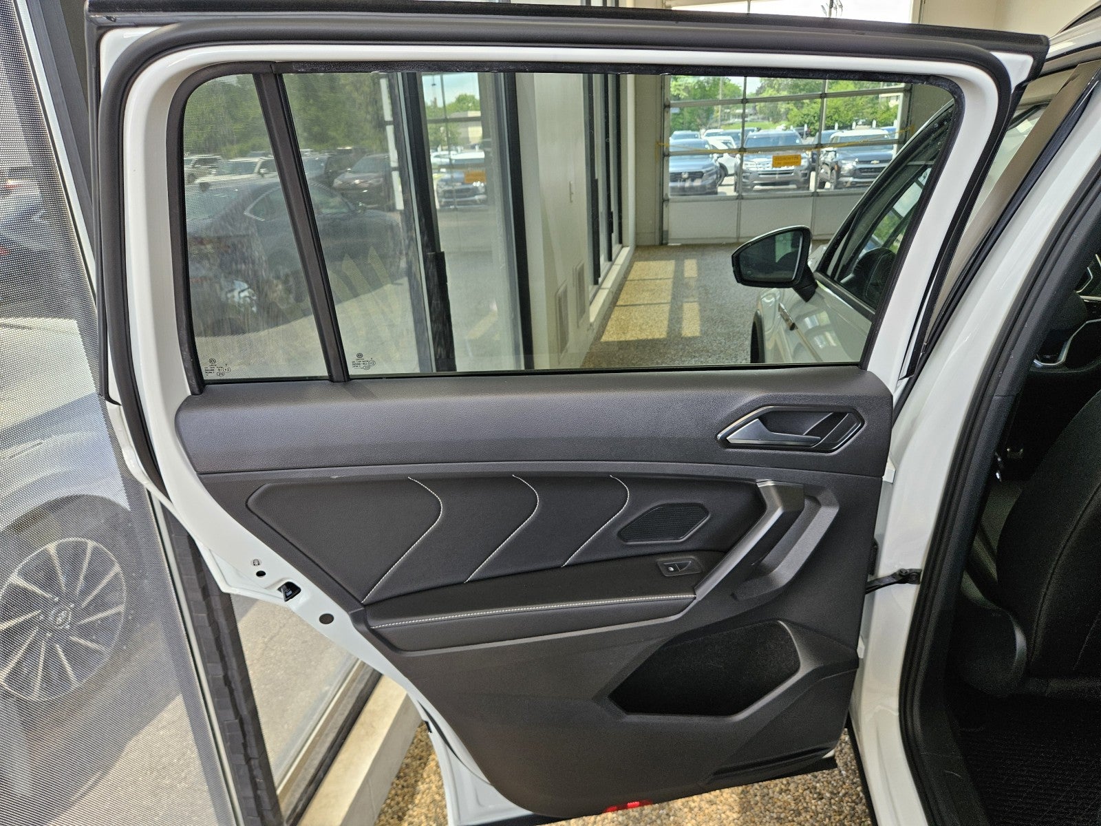 2022 Volkswagen Tiguan SE R-Line Black