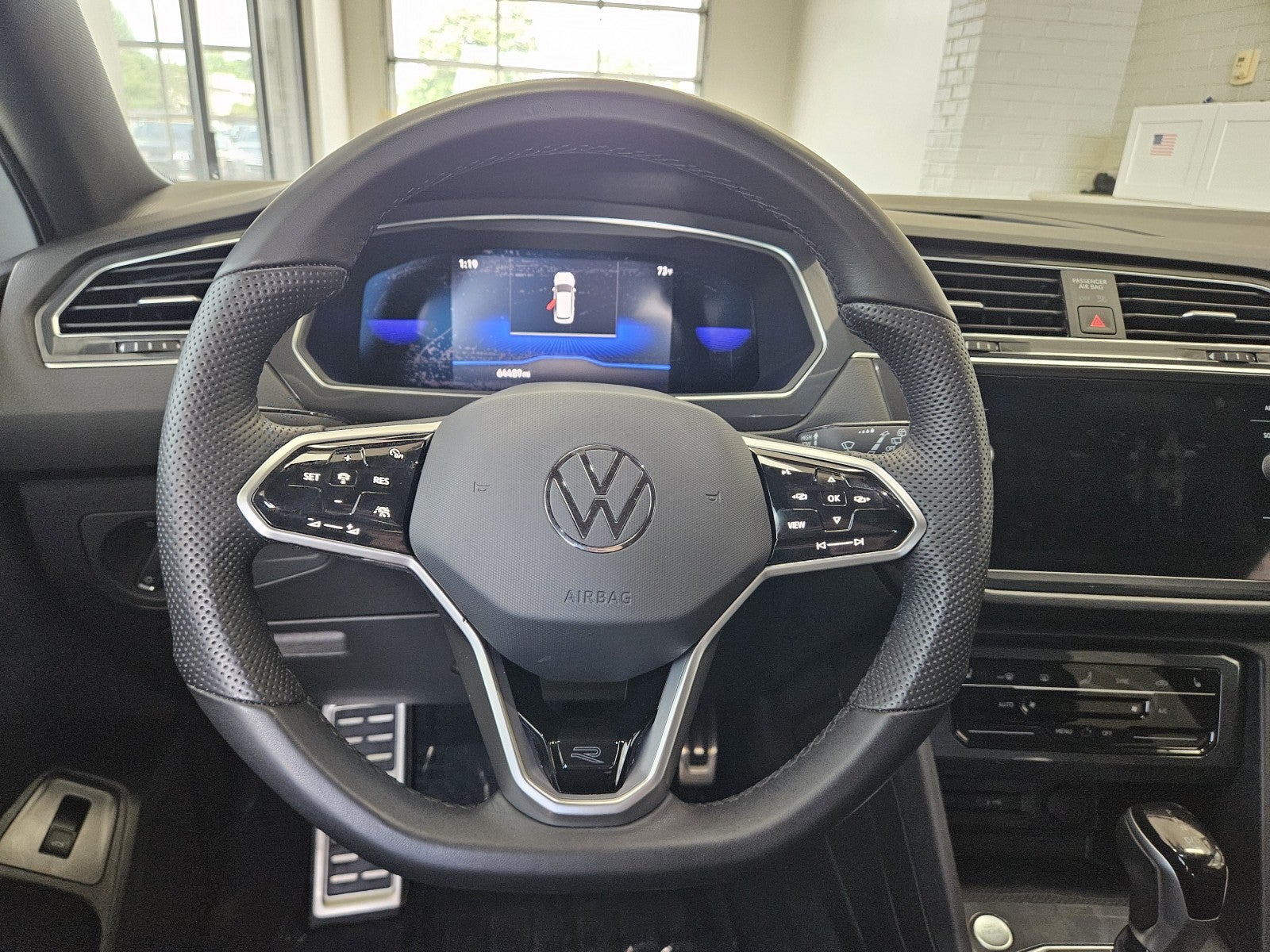 2022 Volkswagen Tiguan SE R-Line Black