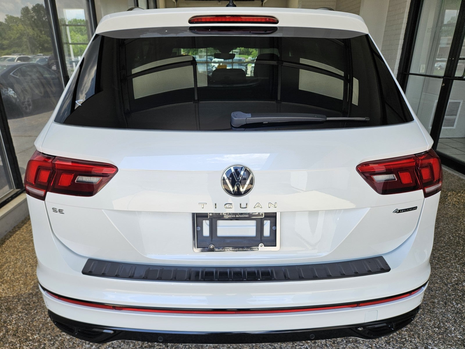 2022 Volkswagen Tiguan SE R-Line Black