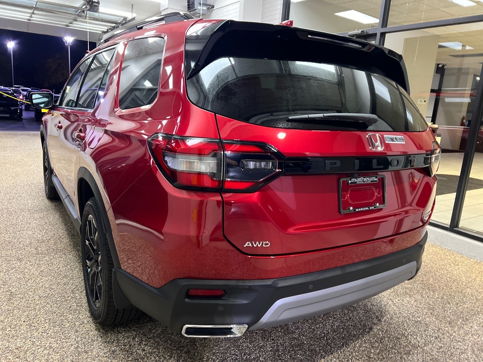 2025 Honda Pilot AWD Touring w/HPD Wheels
