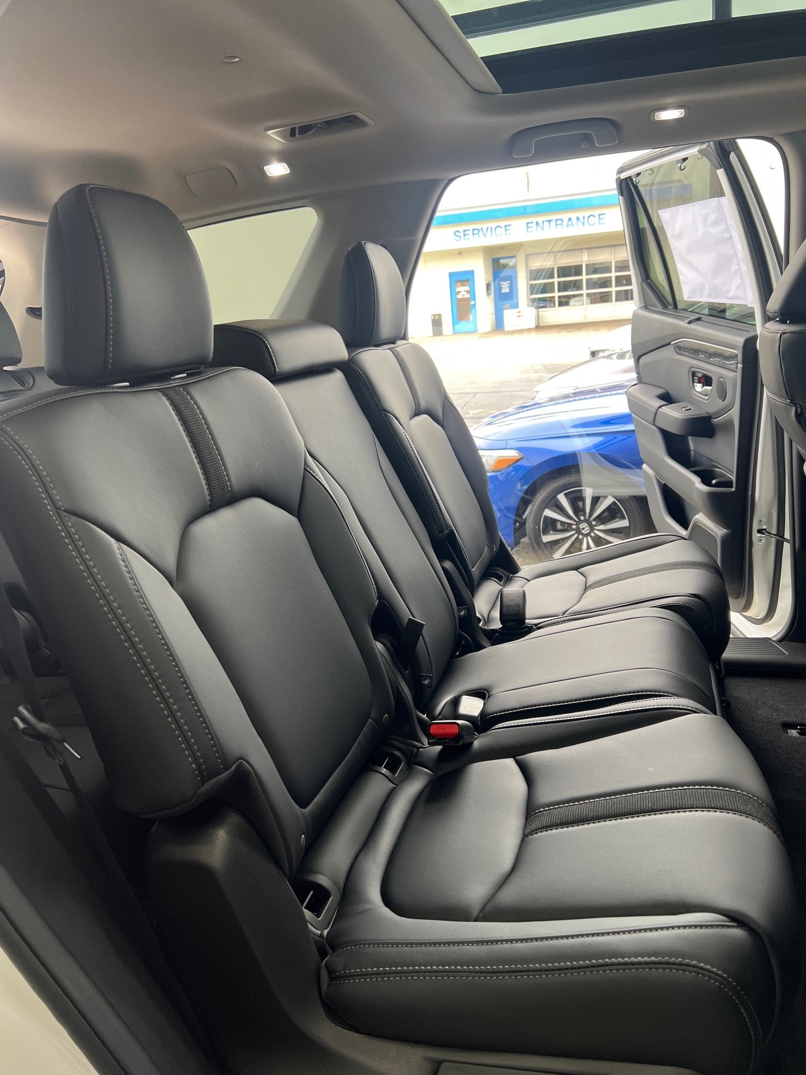 2025 Honda Pilot AWD Touring w/HPD Wheels