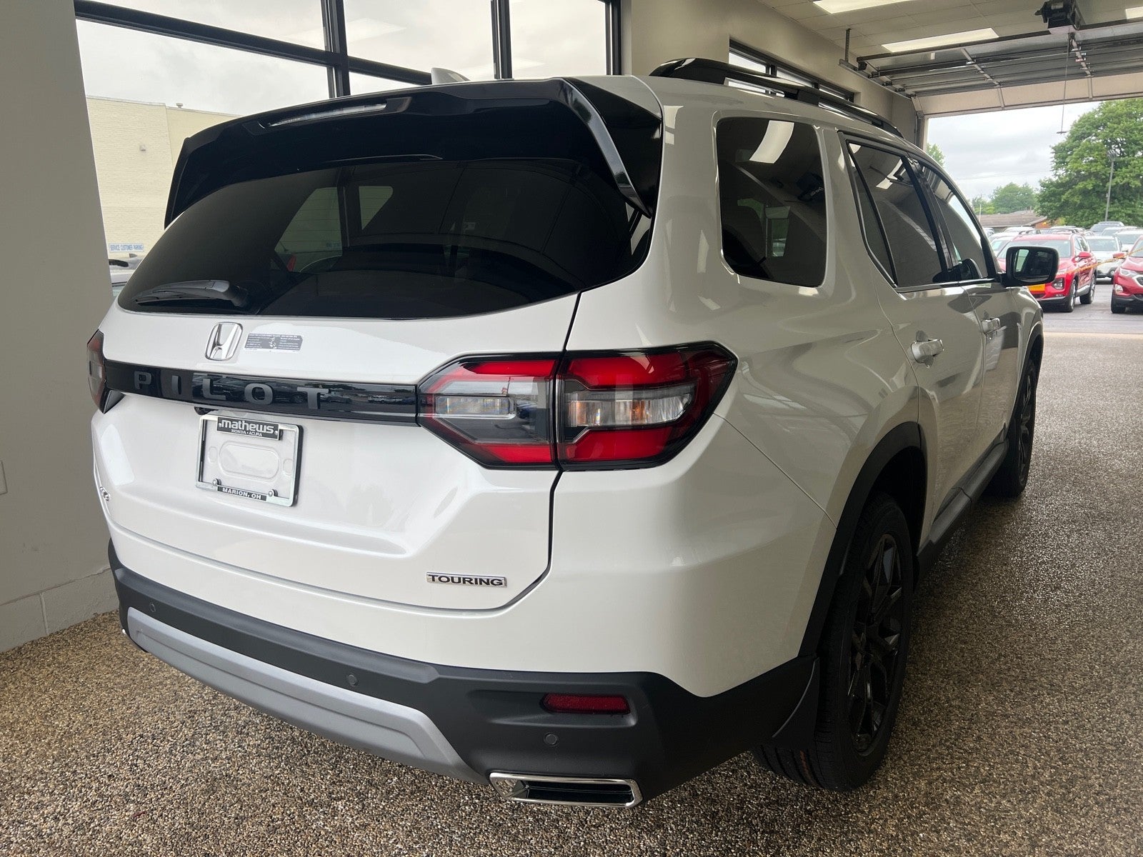 2025 Honda Pilot AWD Touring w/HPD Wheels