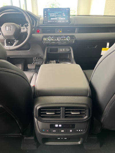 2025 Honda Pilot AWD Touring w/HPD Wheels