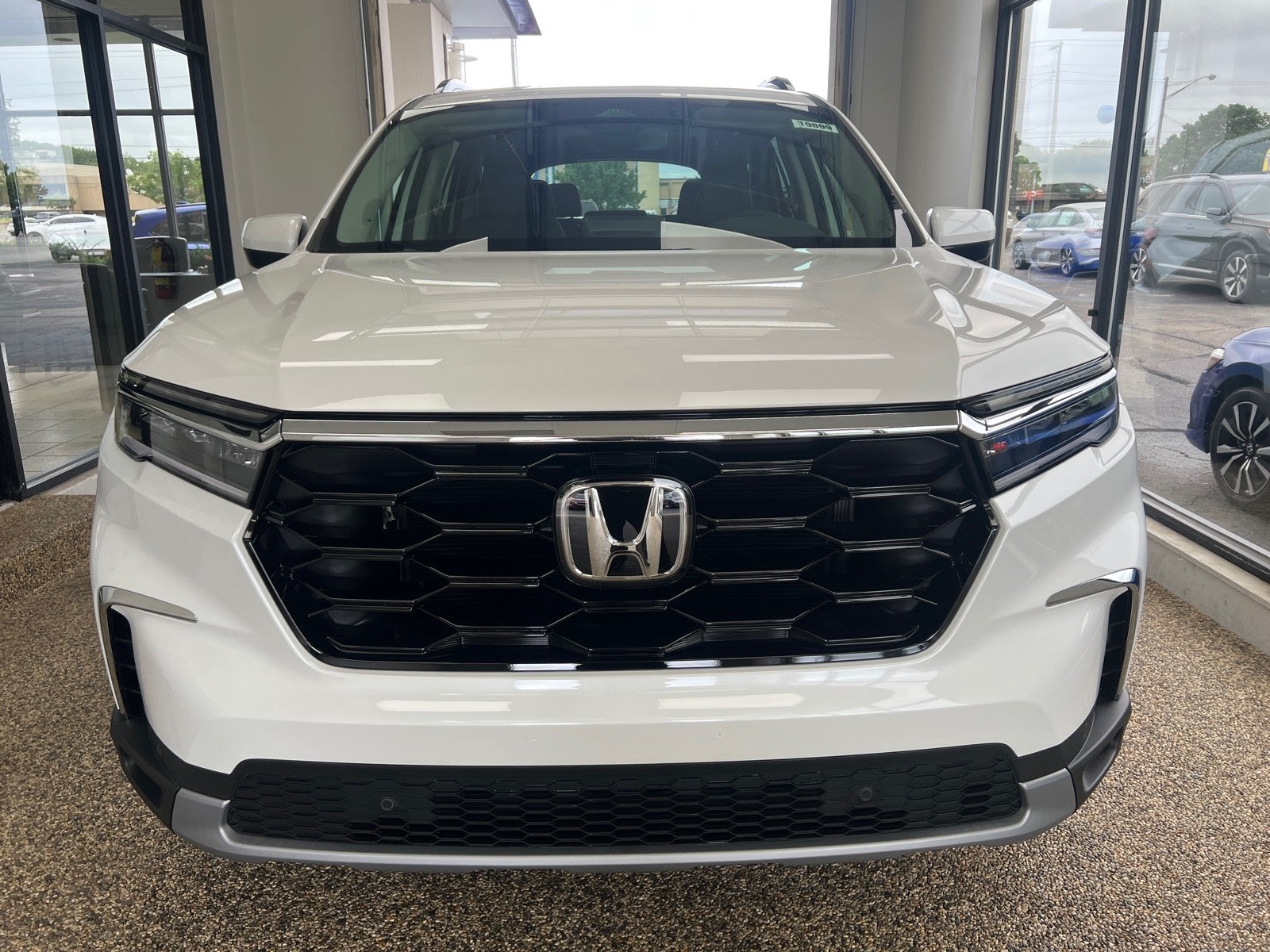 2025 Honda Pilot AWD Touring w/HPD Wheels