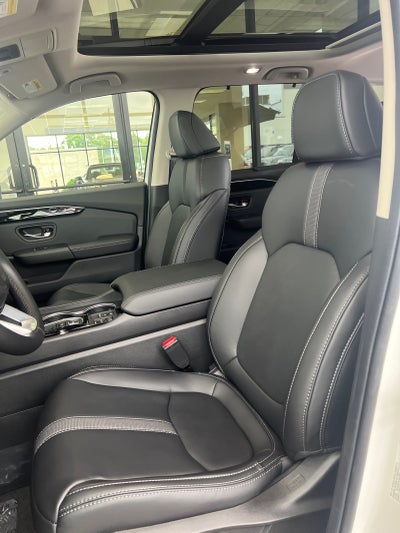 2025 Honda Pilot AWD Touring w/HPD Wheels