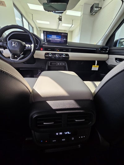 2026 Honda Pilot AWD Touring Blackout