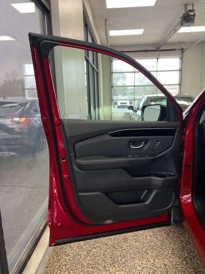 2025 Honda Pilot AWD Touring w/HPD Wheels