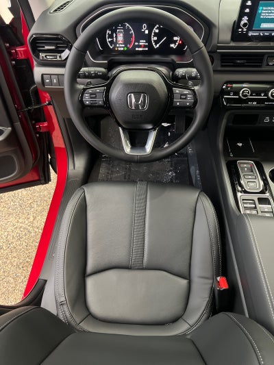 2025 Honda Pilot AWD Touring w/HPD Wheels