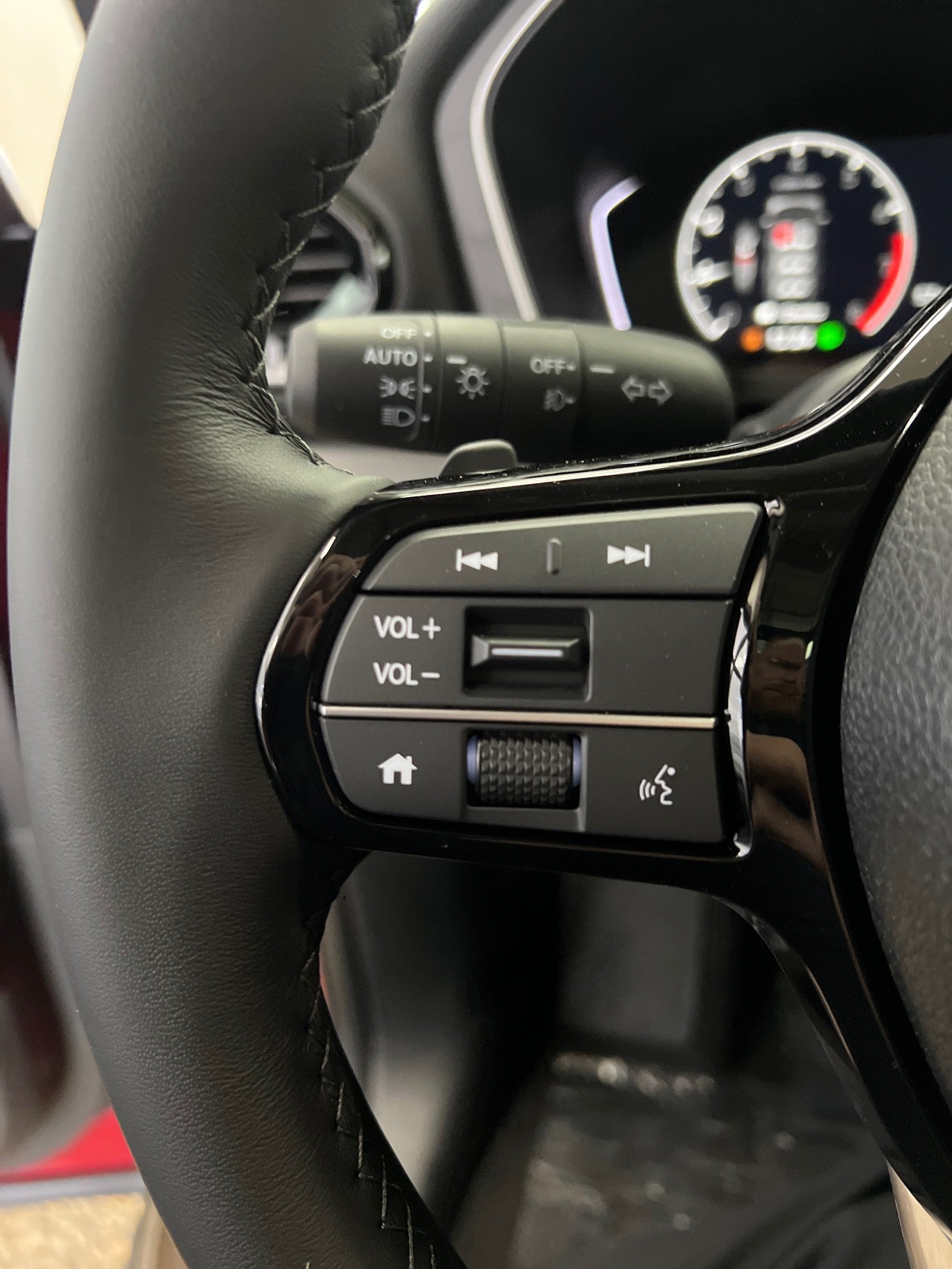 2025 Honda Pilot AWD Touring w/HPD Wheels