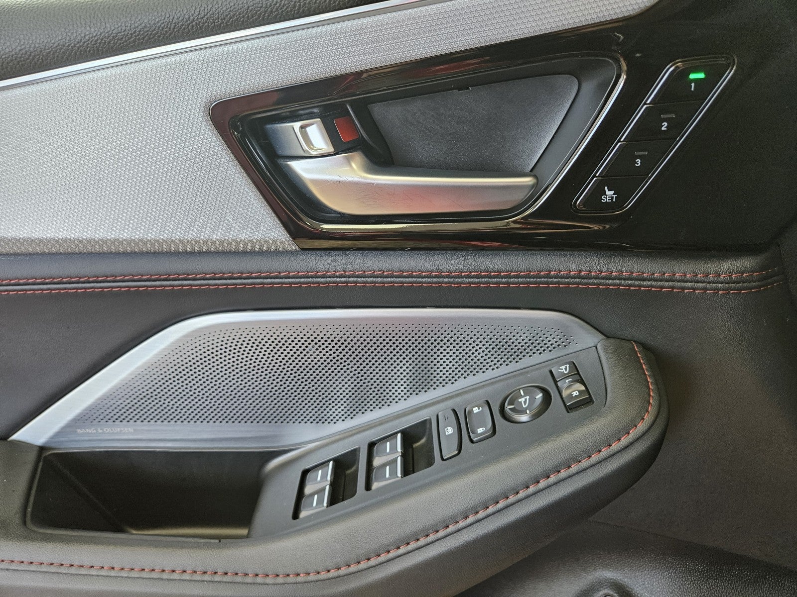 2025 Acura MDX w/A-Spec Package