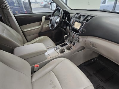 2013 Toyota Highlander SE