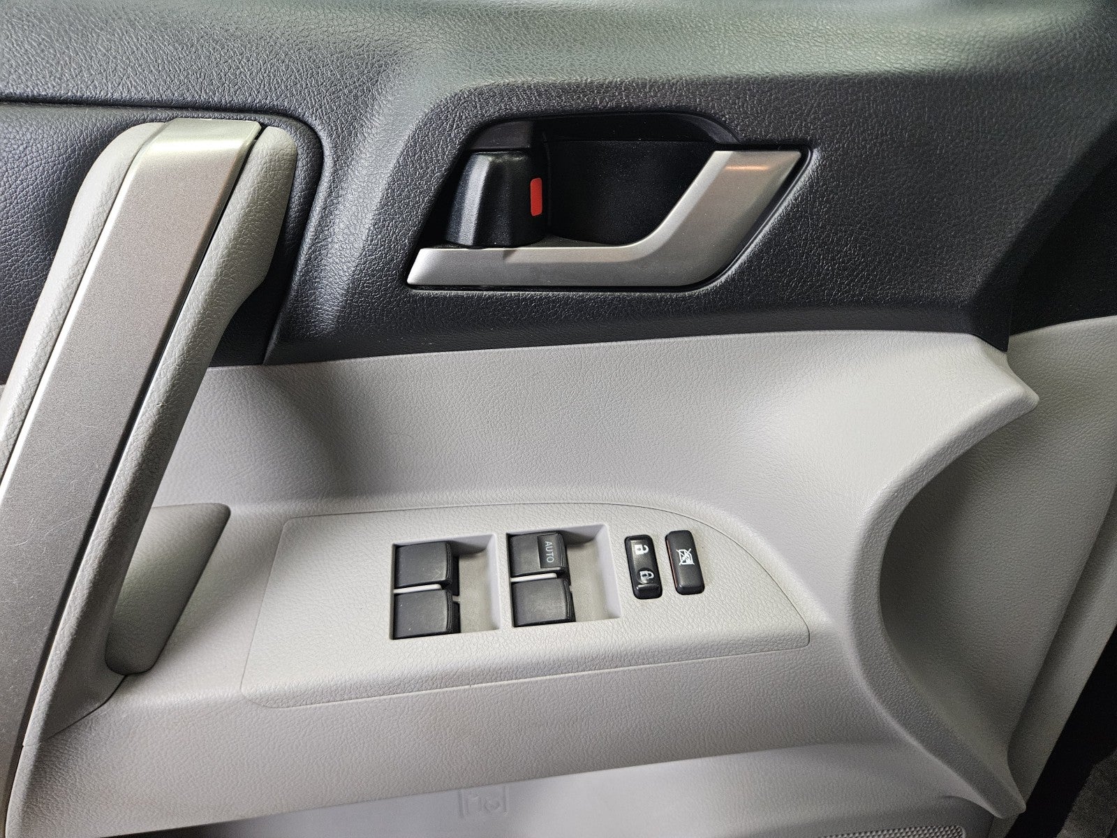 2013 Toyota Highlander SE