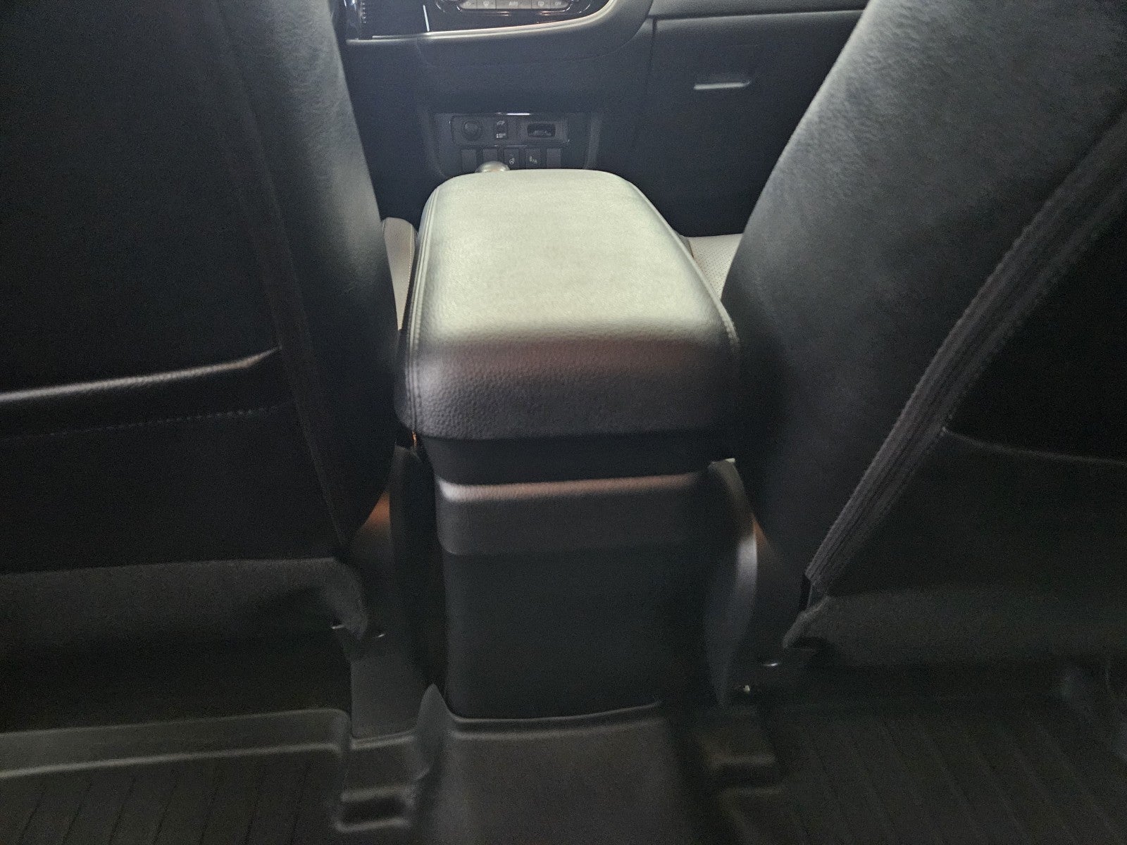 2018 Mitsubishi Outlander LE