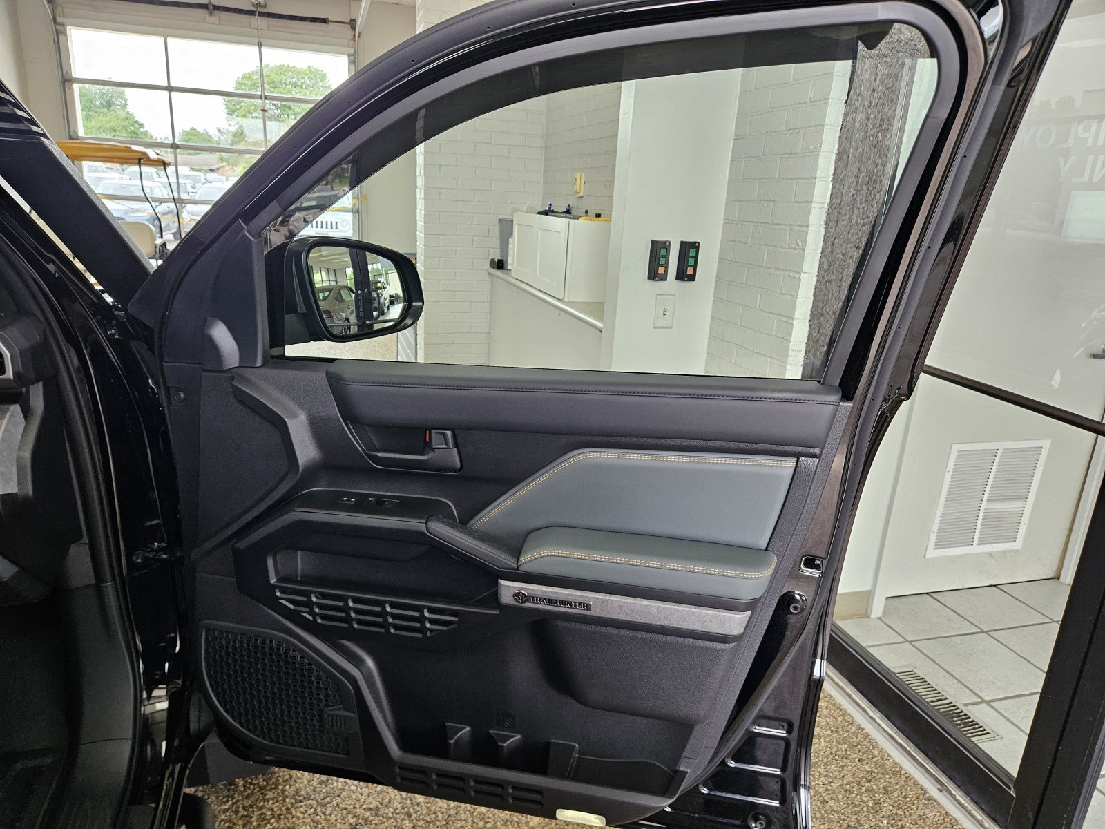 2025 Toyota 4Runner Hybrid Trailhunter