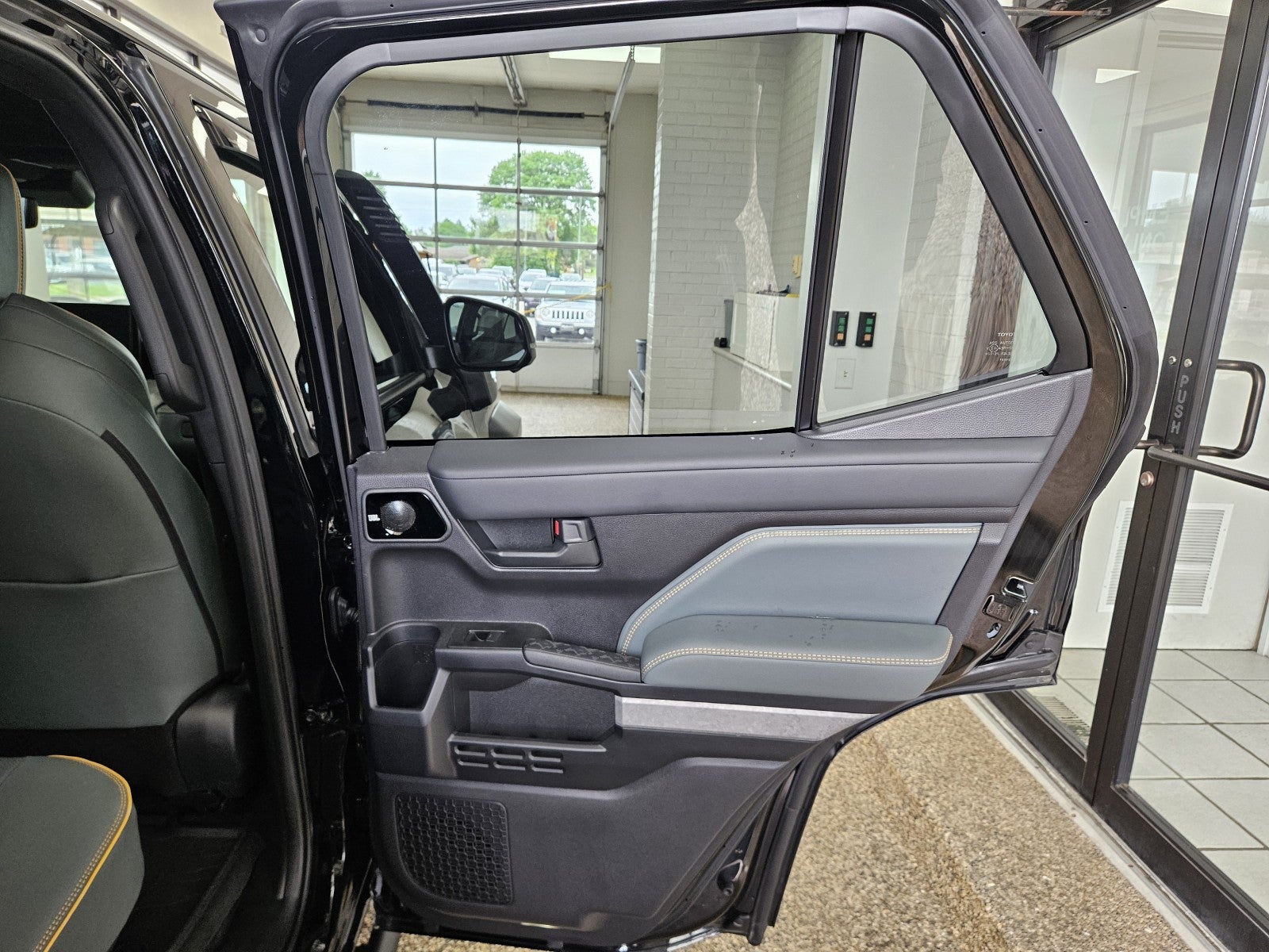 2025 Toyota 4Runner Hybrid Trailhunter