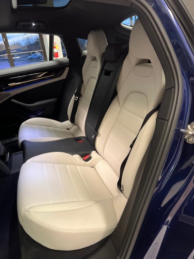 2024 Porsche Panamera 4