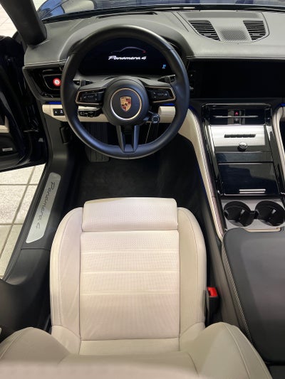 2024 Porsche Panamera 4