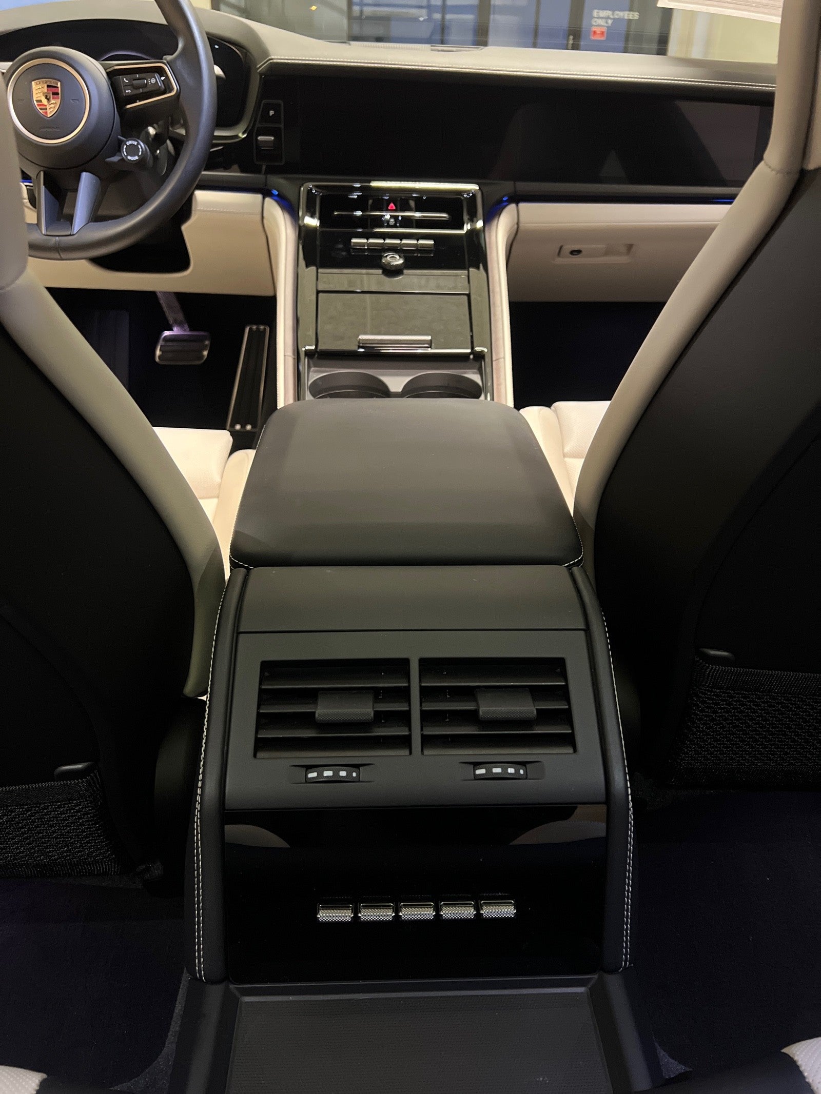 2024 Porsche Panamera 4