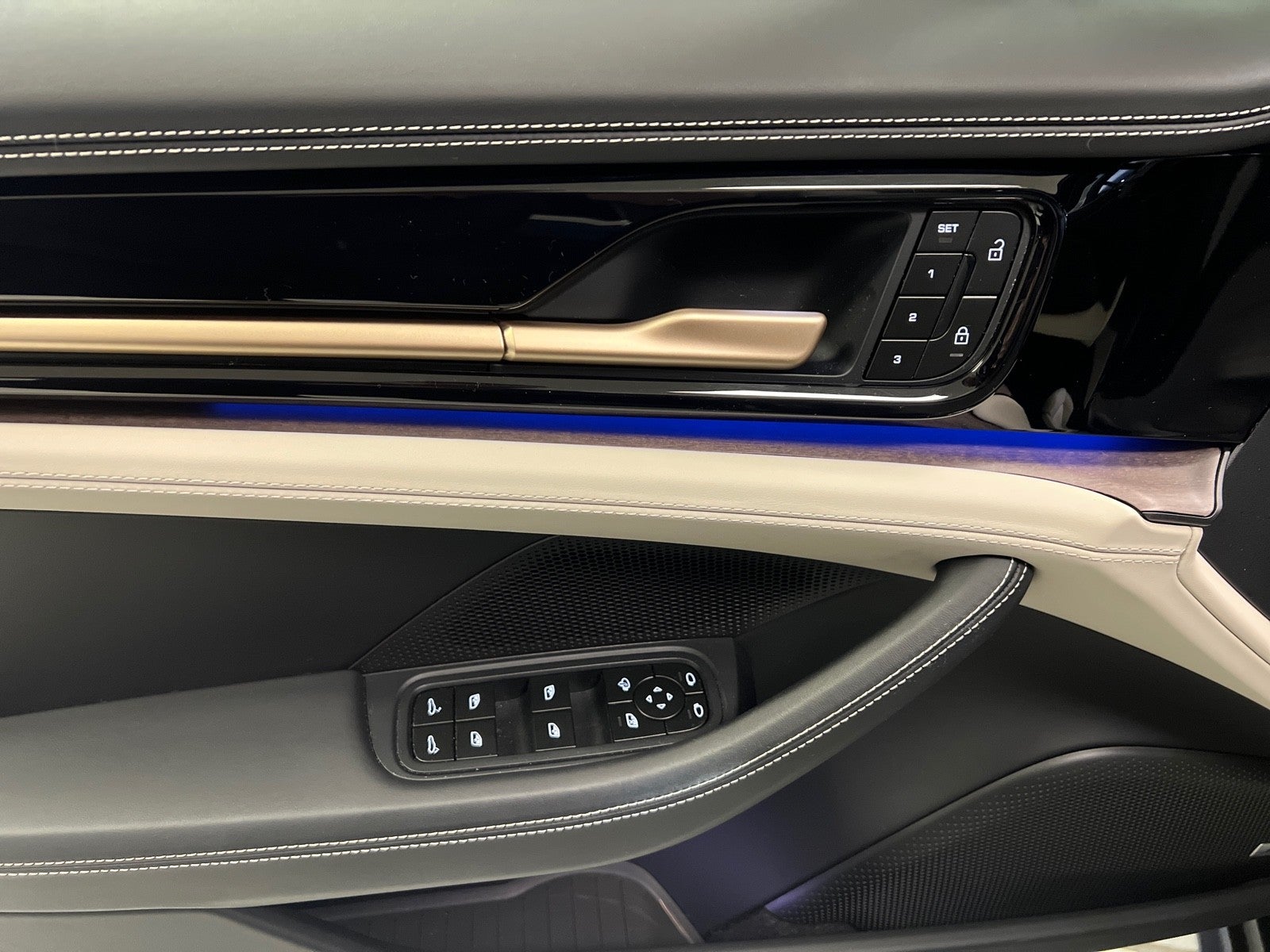 2024 Porsche Panamera 4